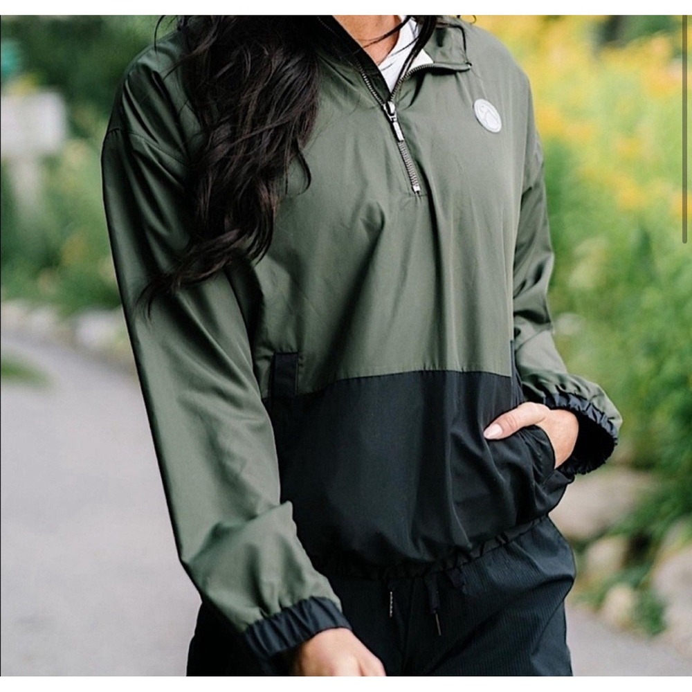 Zyia Active Women's Large 1/4 Zip Forest Patch Pocket 1/4 Zip Windbreaker Lined